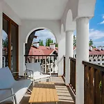 Penthouse Astralis - * بامبوروفو